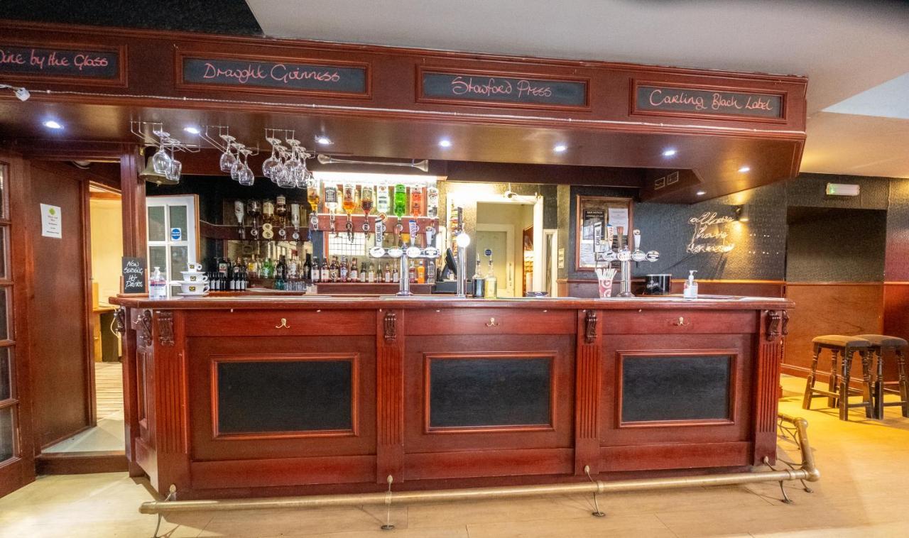 Royal Lion Hotel 3*